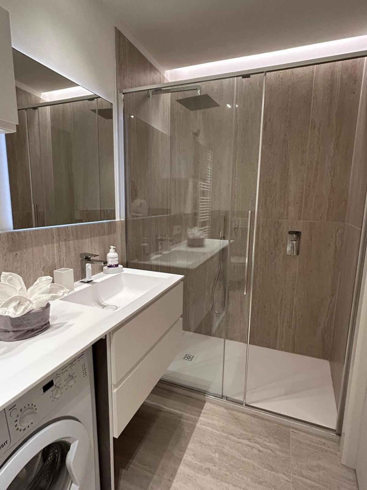 Vittorio Emanuele Apartment - Downtown Комо Екстер'єр фото