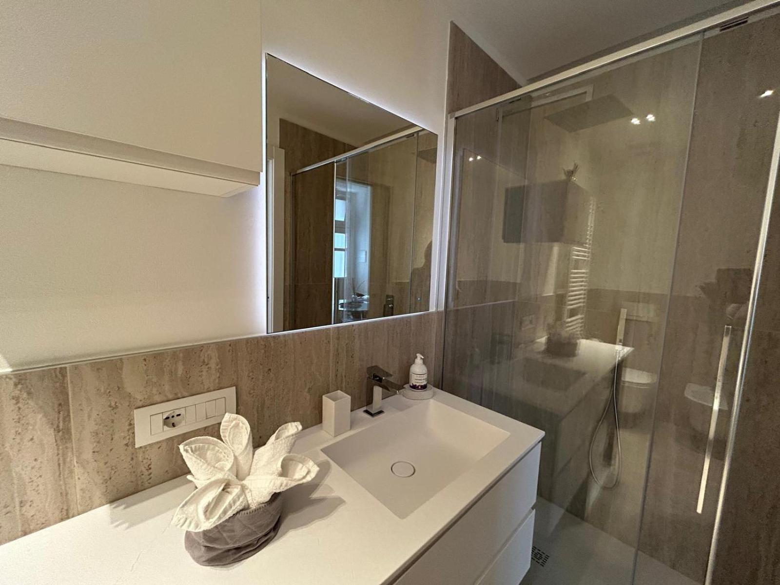 Vittorio Emanuele Apartment - Downtown Комо Екстер'єр фото